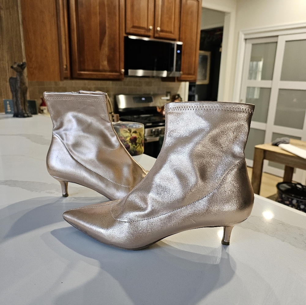 Free People Marilyn Kitten Heels Rose Gold - Picture 7 of 11